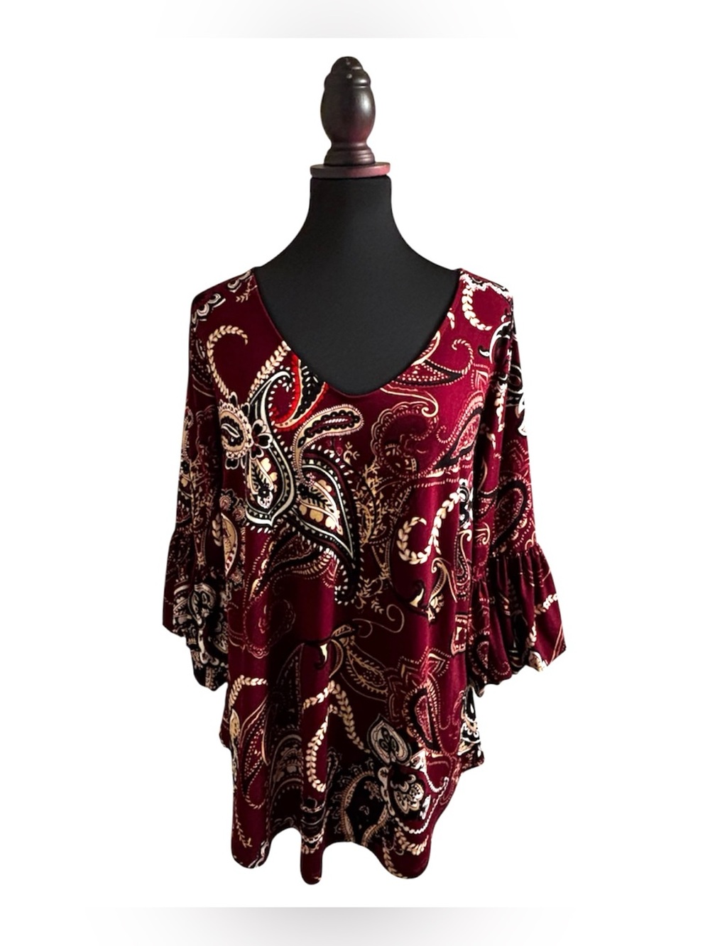 Laura Plus Women’s Burgundy Paisley V-Neck Bell Sleeve Top - Picture 2 of 5
